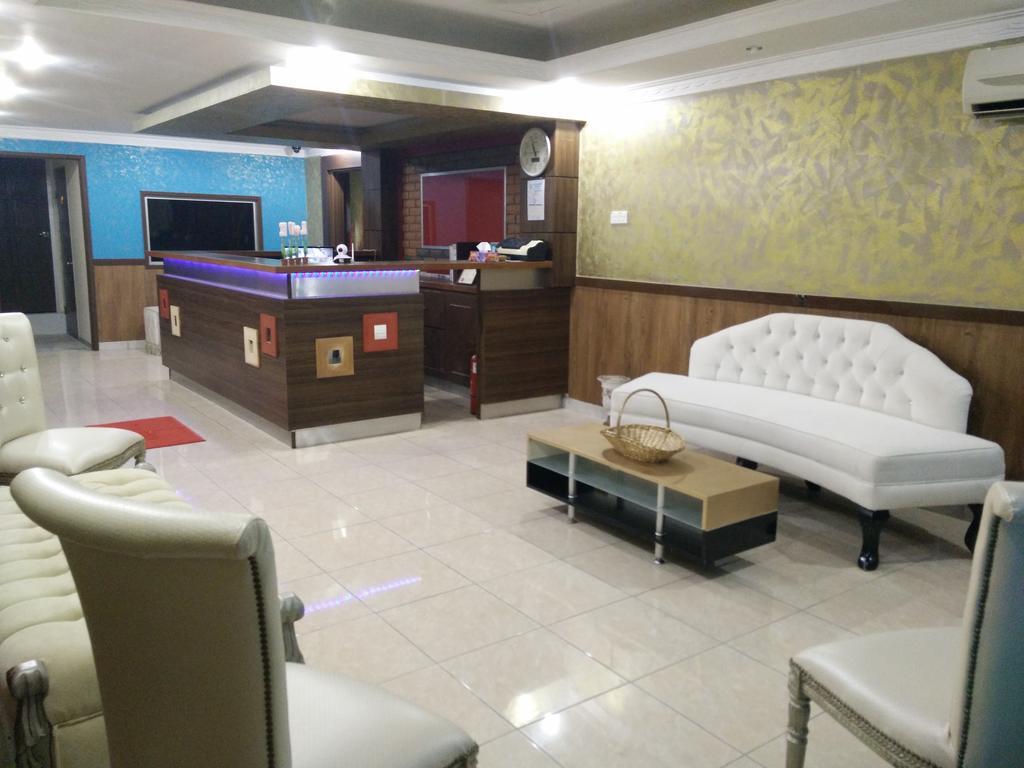 Hotel Cocon أمبانغ المظهر الخارجي الصورة